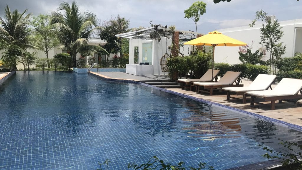 Long Set Resort Koh Rong Pool