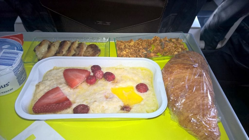 Air Baltic Economy Class Frühstück 2
