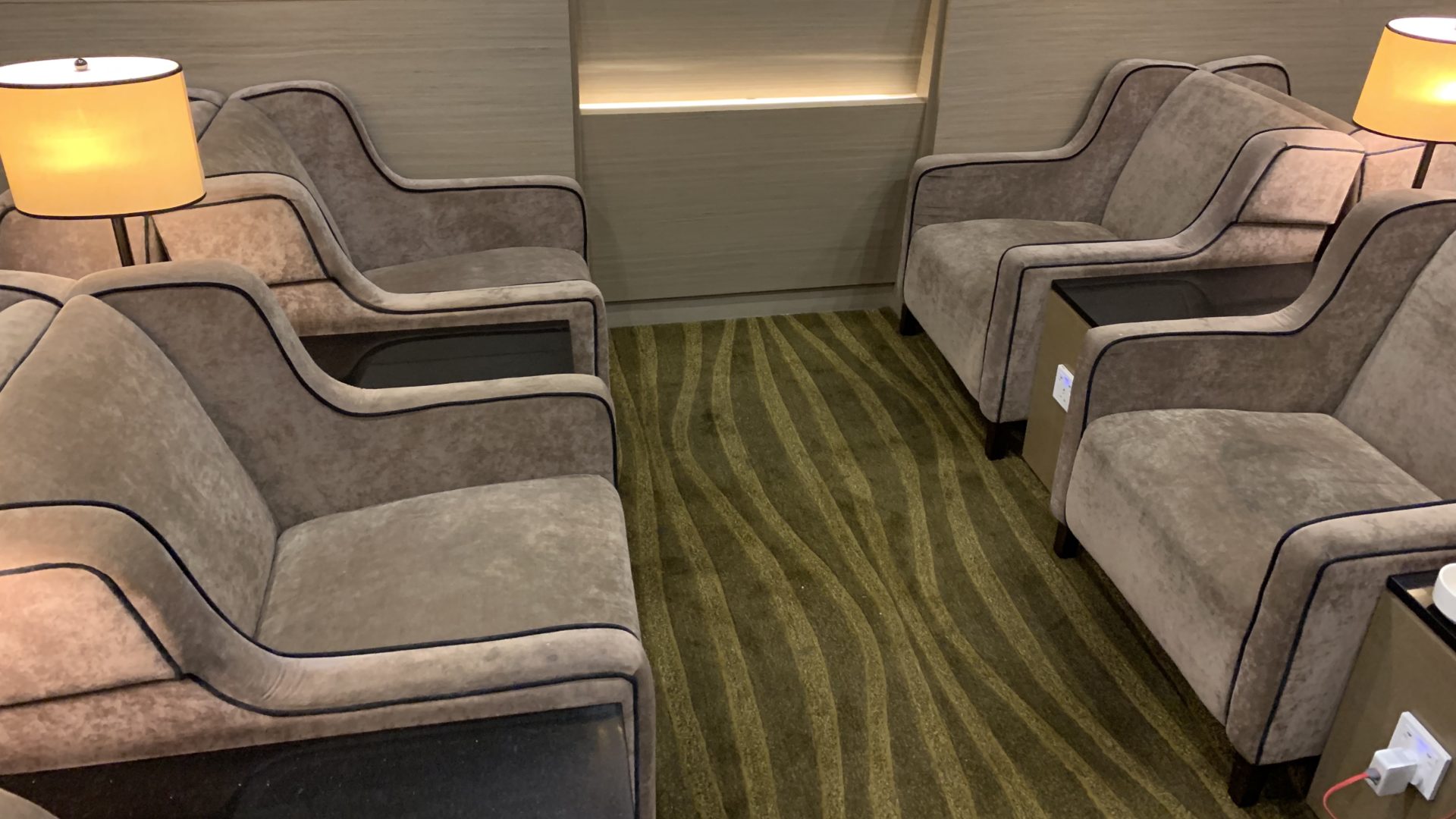Plaza Premium Lounge Penang Sitze 1