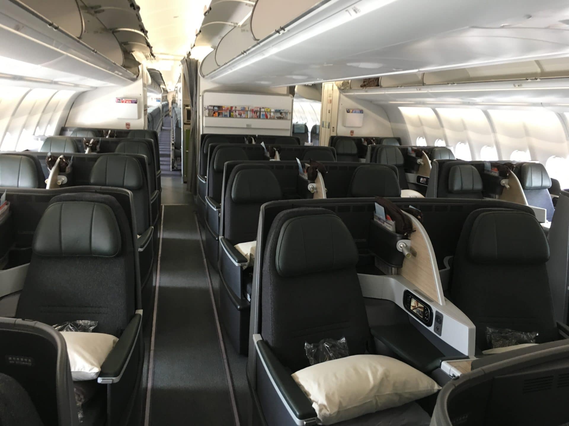 EVA Air Business Class Airbus A330 Kabine