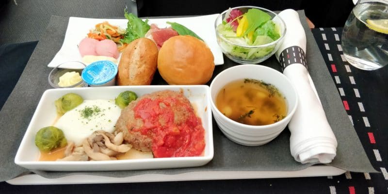 Japan Airlines Business Class Boeing 787 Abendessen