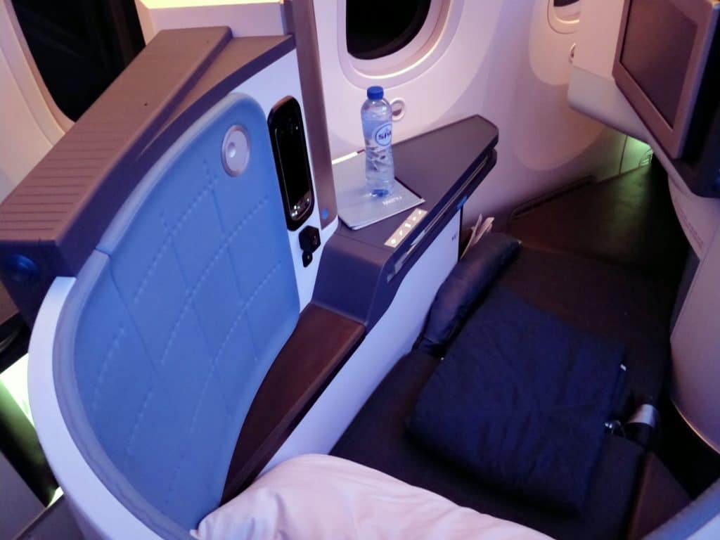 KLM Business Class Boeing 787 Bett 2