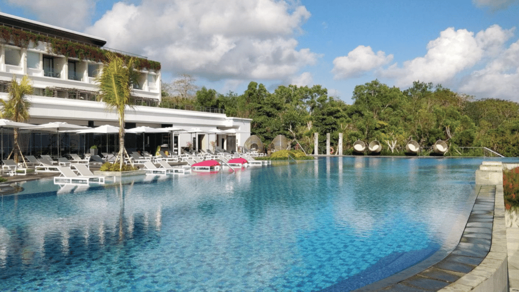 Renaissance Bali Uluwatu Resort Aussenpool
