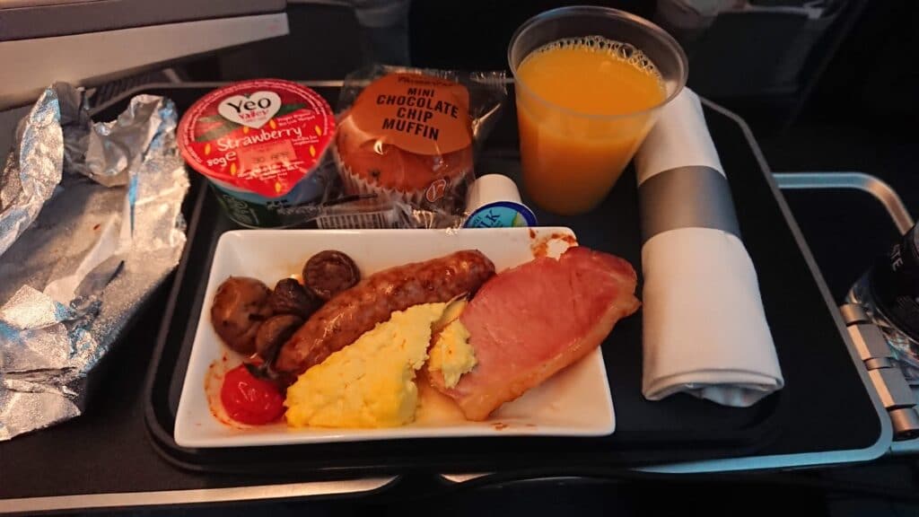 british airways premium economy world traveller plus langstrecke frühstück