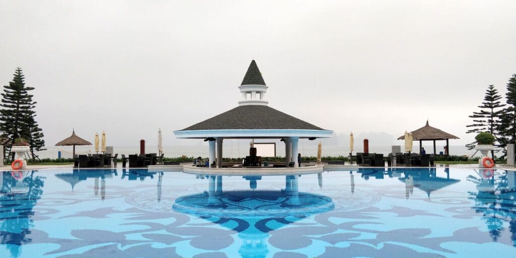 Vinpearl Resort Ha Long Bay Pool 4