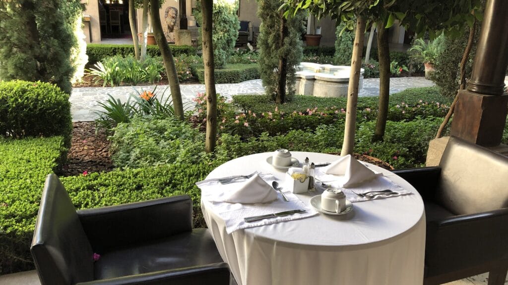 San Rafael Hotel Antigua Guatemala Frühstück Tisch