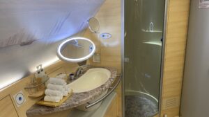 Emirates First Class Airbus A380 Dusche