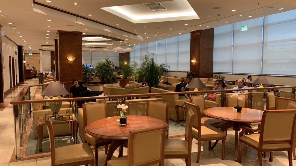 Emirates Lounge Frankfurt Sitze 2