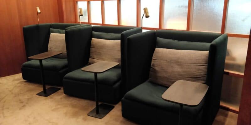 Review Cathay Pacific The Deck Lounge Hongkong Reisetopia