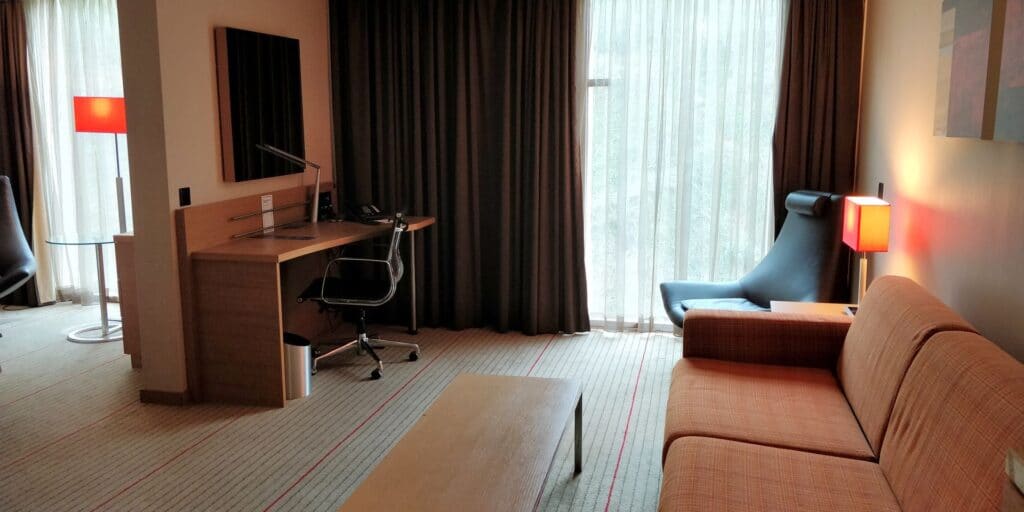 Hilton Zürich Airport Junior Suite 2