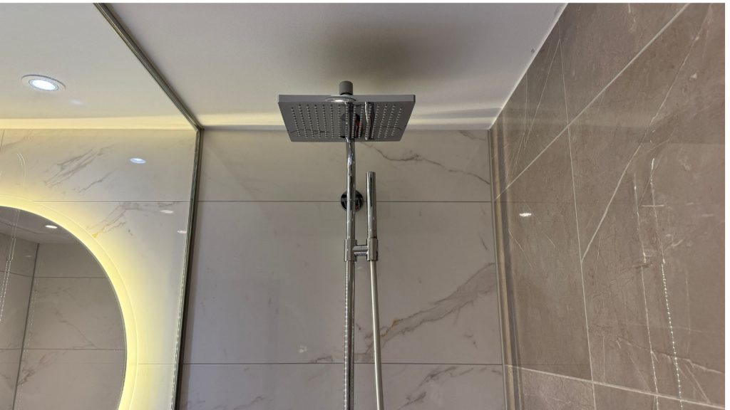 The Westin Grand Berlin Badezimmer Dusche