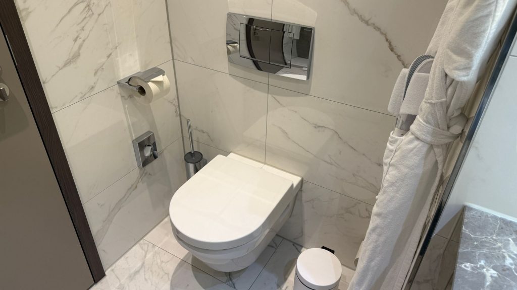 The Westin Grand Berlin Badezimmer Toilette