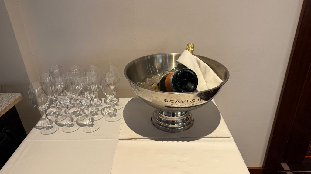 The Westin Grand Berlin Champagner