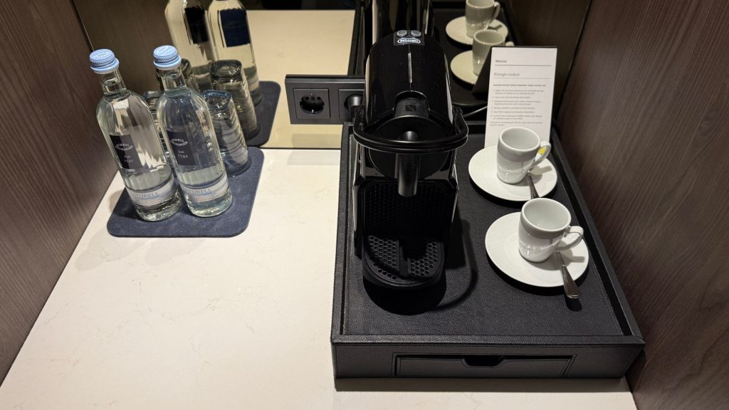 The Westin Grand Berlin Zimmer Kaffeemaschine
