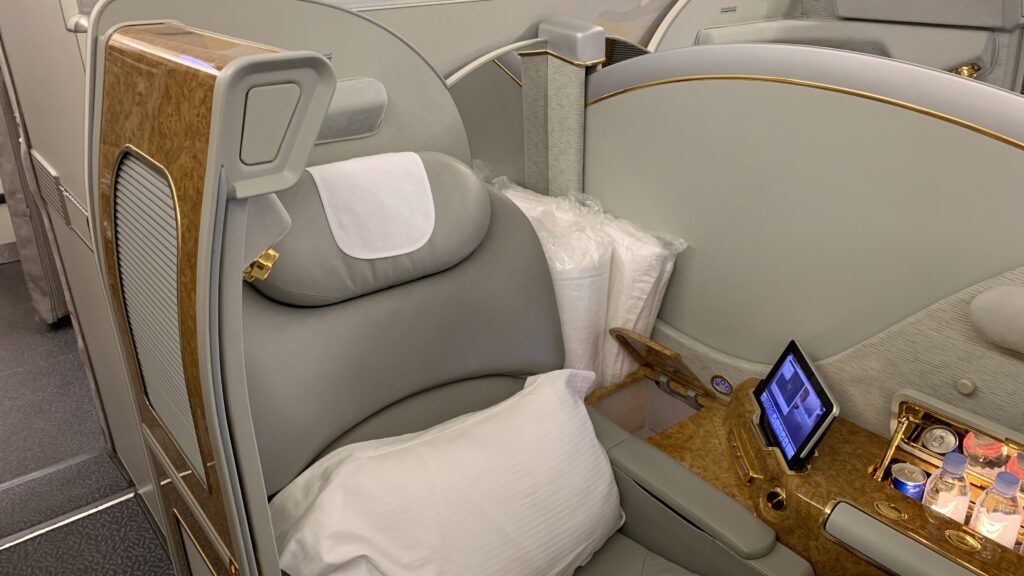 Emirates First Class Airbus A380 Suite In Der Mitte