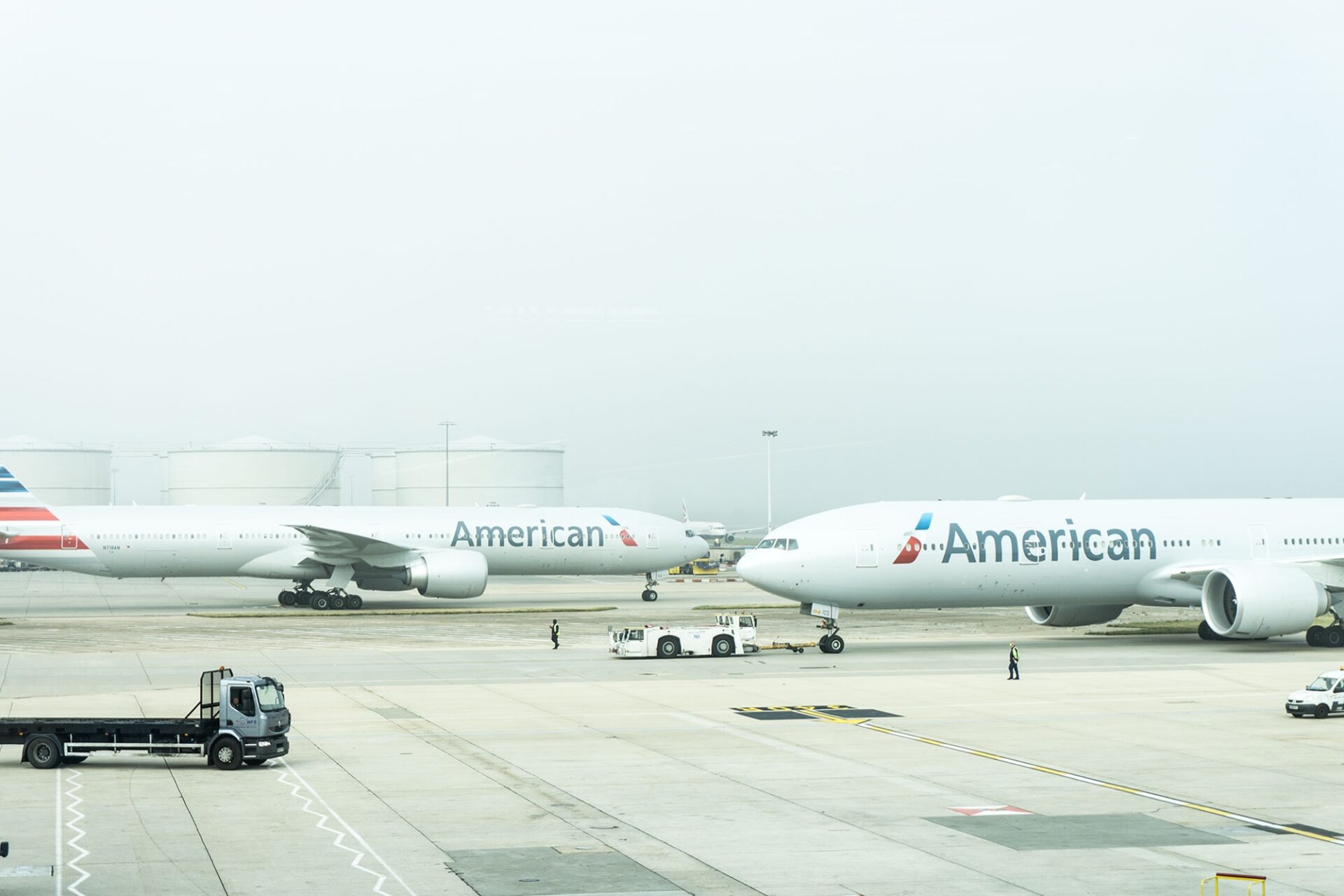 Airport Flughafen Airplane Flugzeug American Airlines