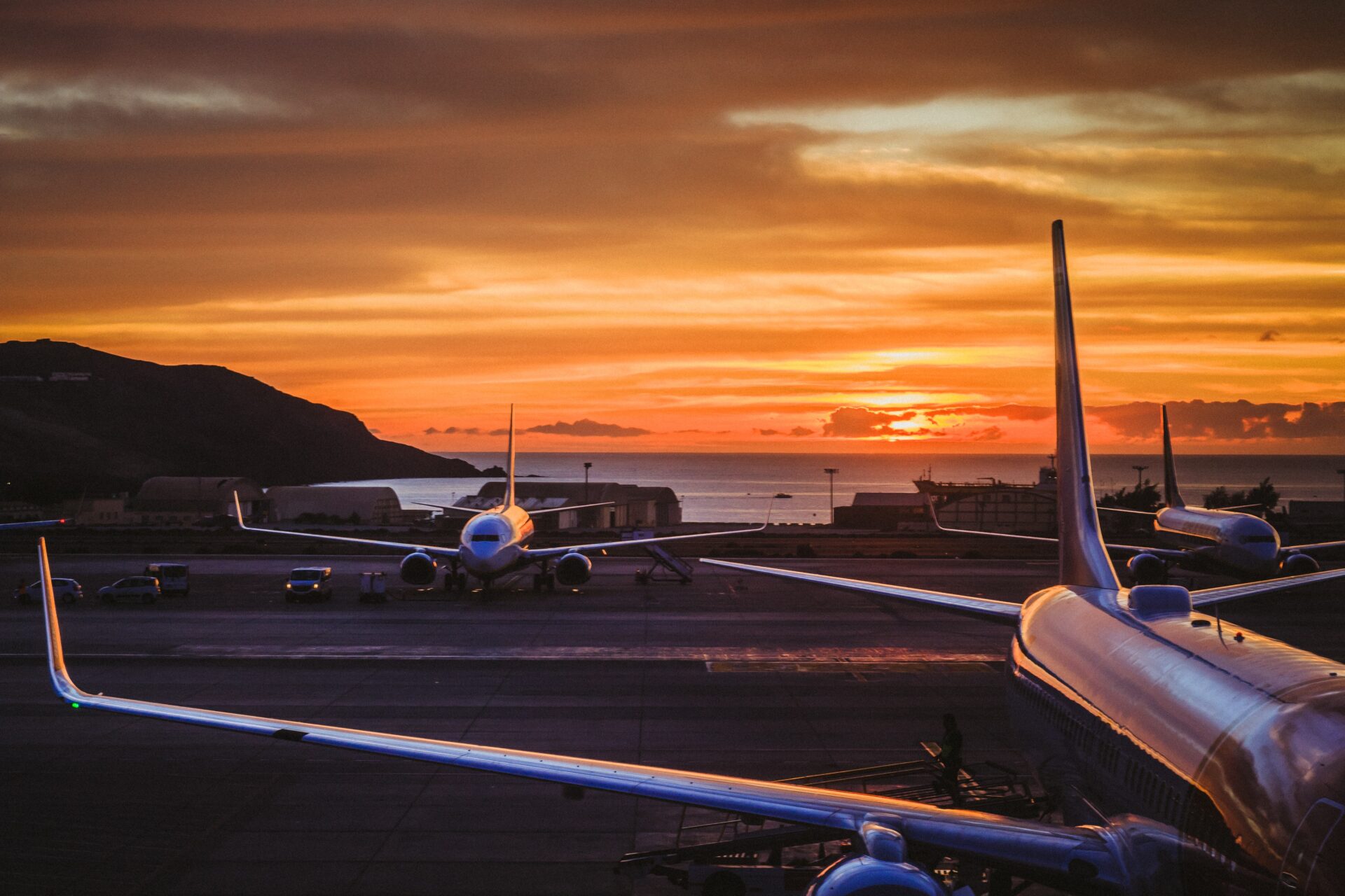 Airport Flughafen Airplane Flugzeug Sonnenuntergang