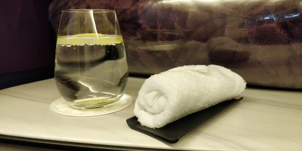 Qatar Airways QSuite Business Class Willkommensgetränk