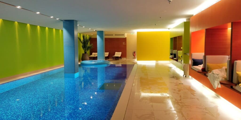 SIDE Hotel Hamburg Pool 2