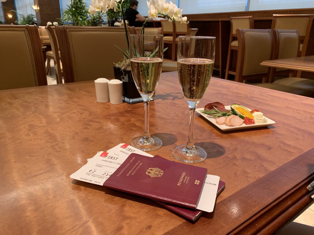 Emirates Lounge Frankfurt Champagner