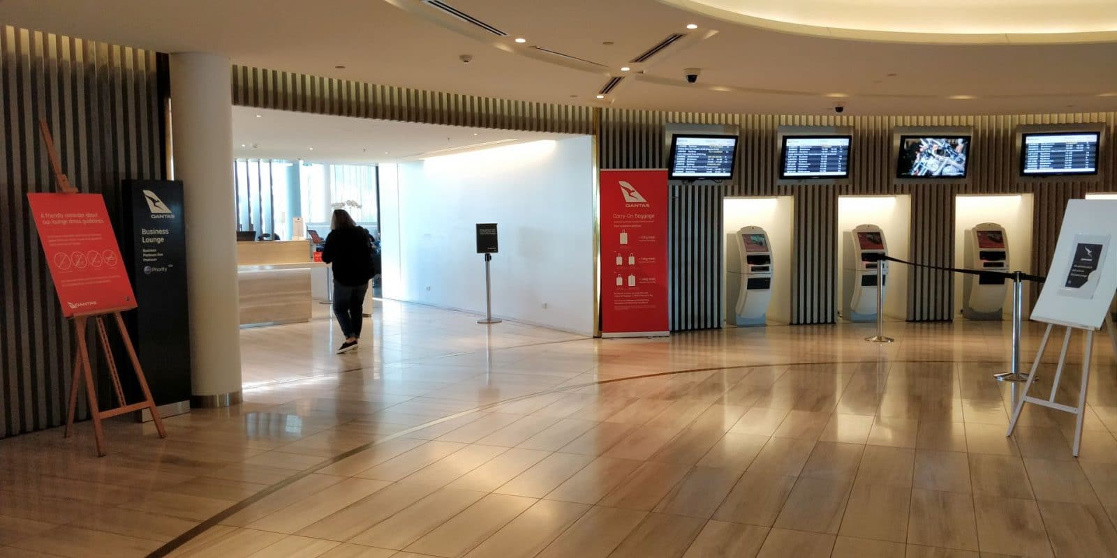 Review Qantas Business Lounge Canberra reisetopia