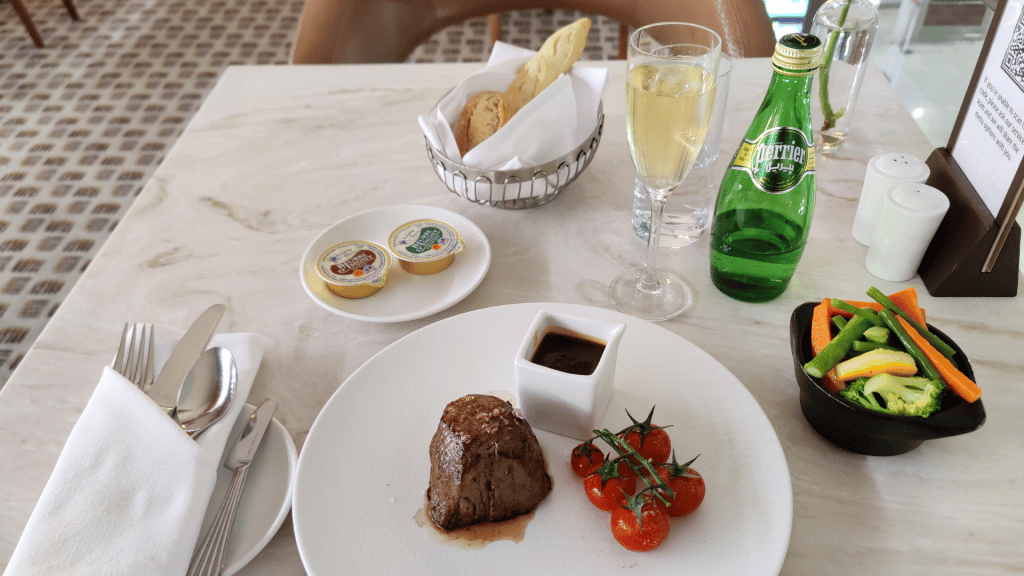 Abendessen In Der Emirates First Class Lounge