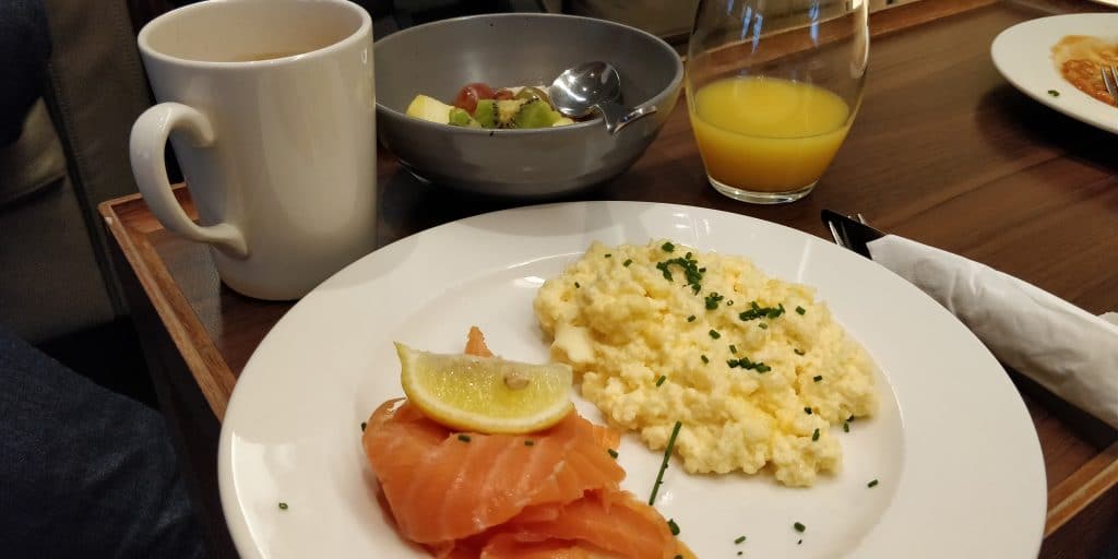 British Airways First Class Lounge London Frühstück