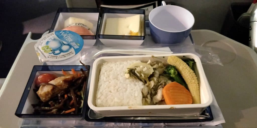 China Airlines Economy Class Kurz Und Mittelstrecke Essen 2