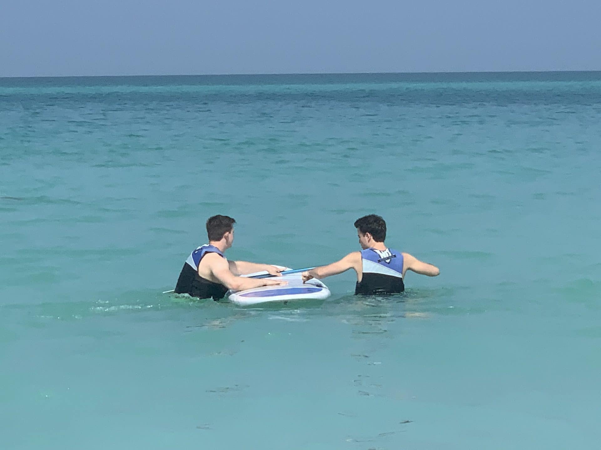 Moritz Stoldt Und Jan Wanderer Abu Dhabi Sup Strand Meer