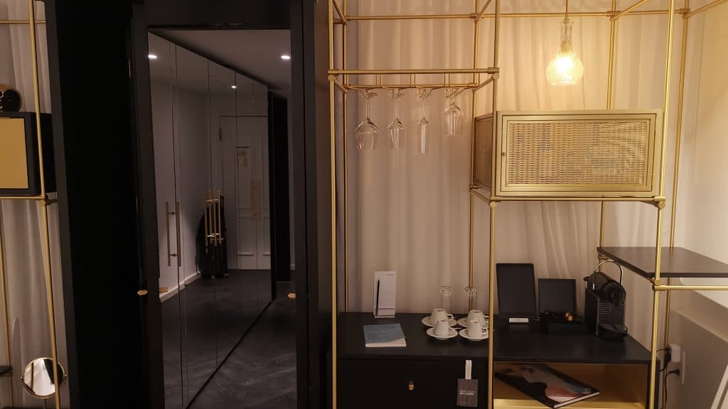 Roomers München Deluxe Premium Zimmer (2)