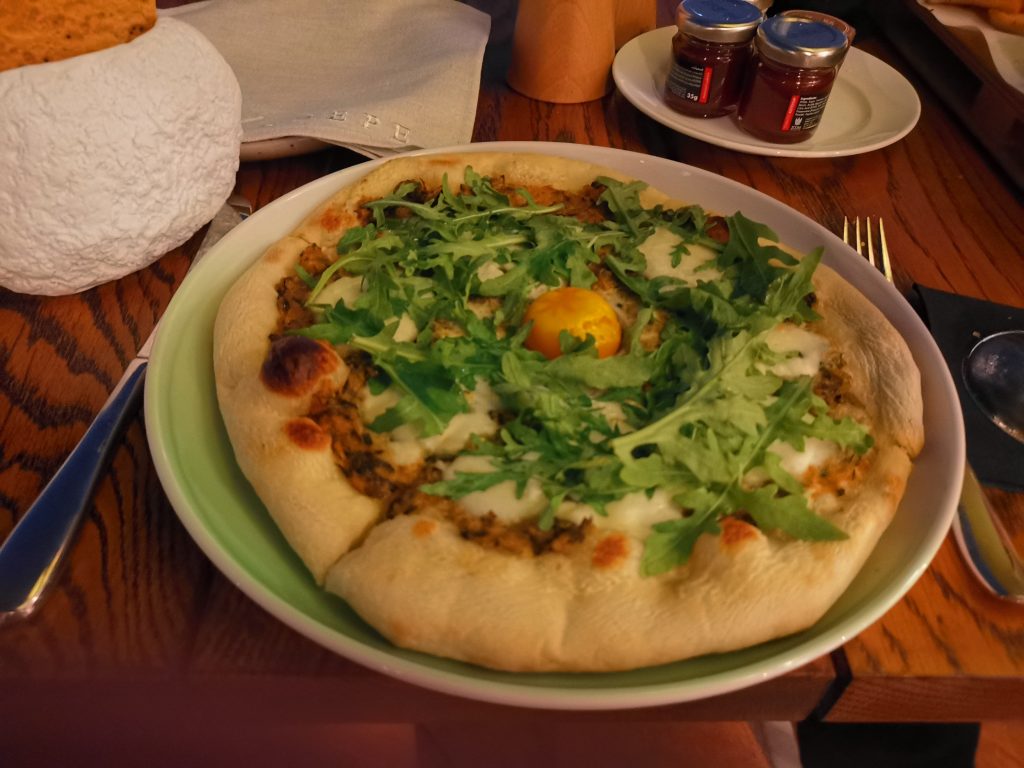Park Hyatt Dubai Pizza