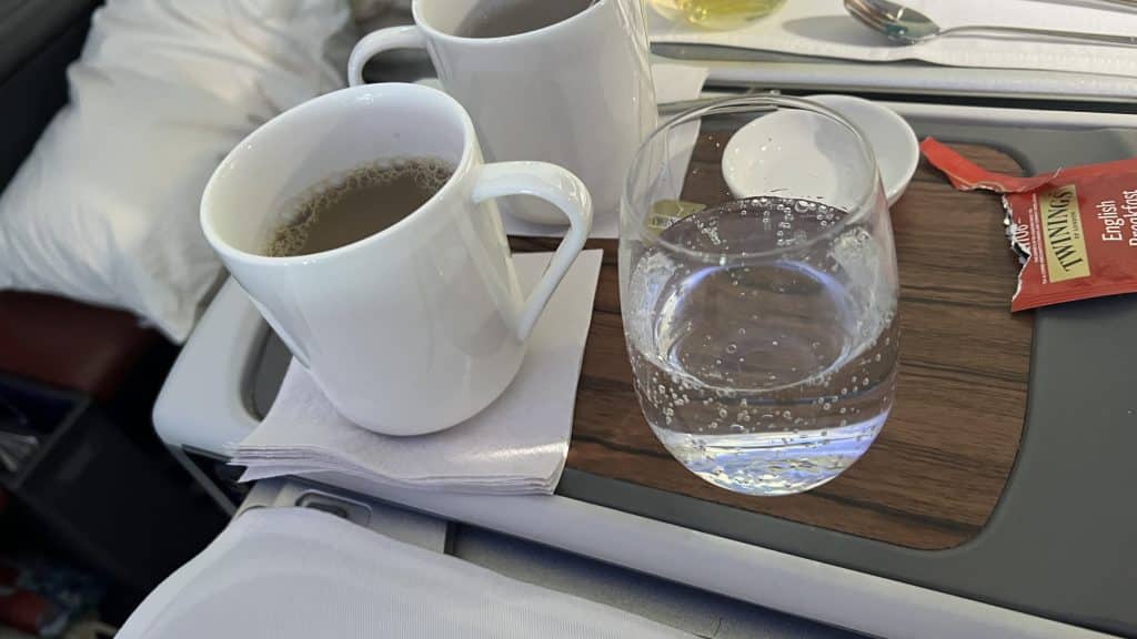 LATAM Business Class Boeing 787 Kaffee