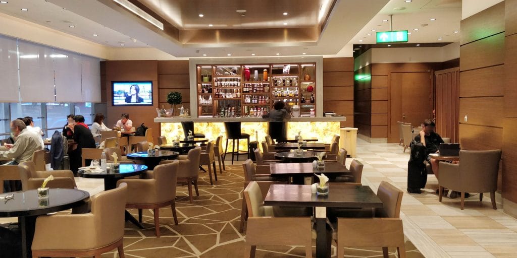 Ahlan Business Class Lounge Dubai 5
