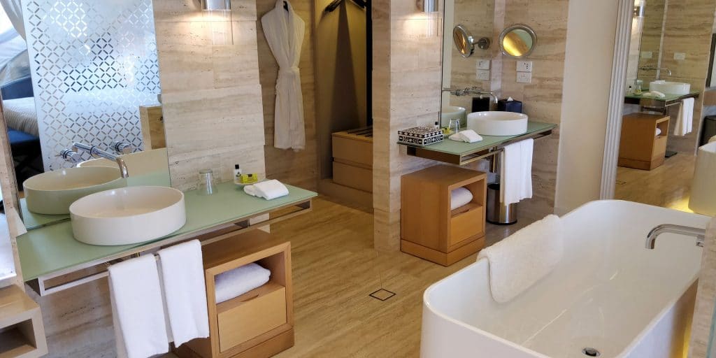InterContinental Hayman Island Resort Suite Bathroom