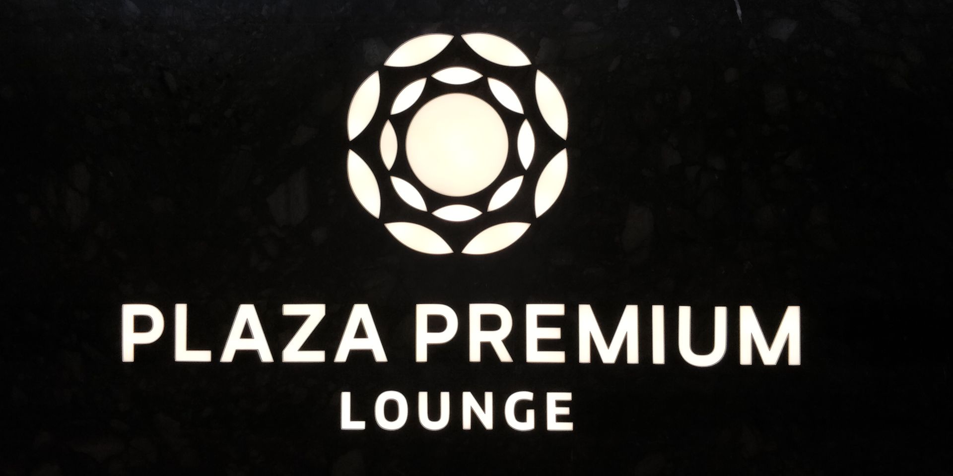 Plaza Premium Lounge Taipeh Terminal 1 Logo