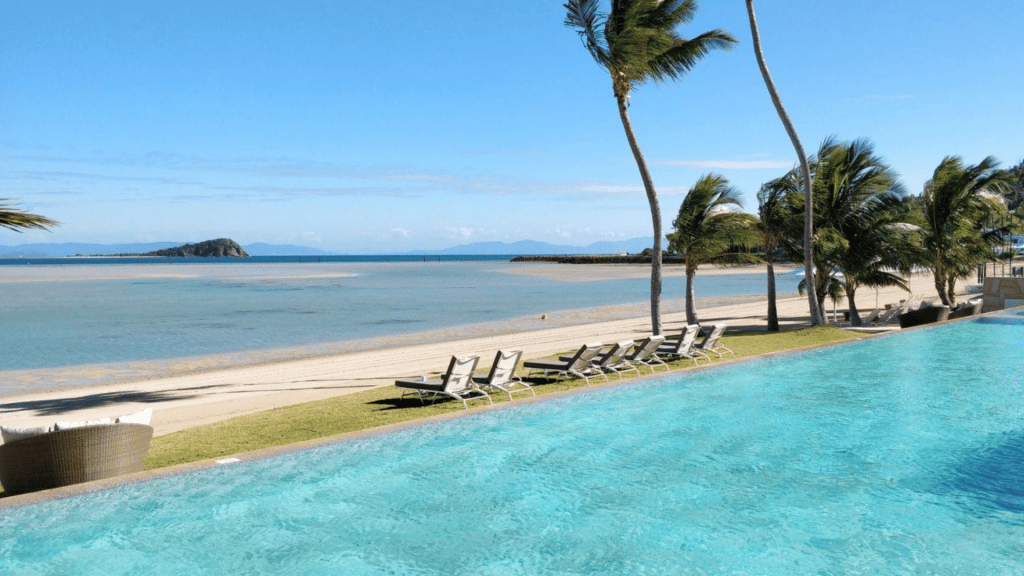 Intercontinental Hayman Island Resort Infinity Pool Aussicht