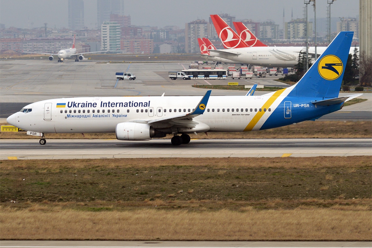 Ukraine International Airlines Boeing 737