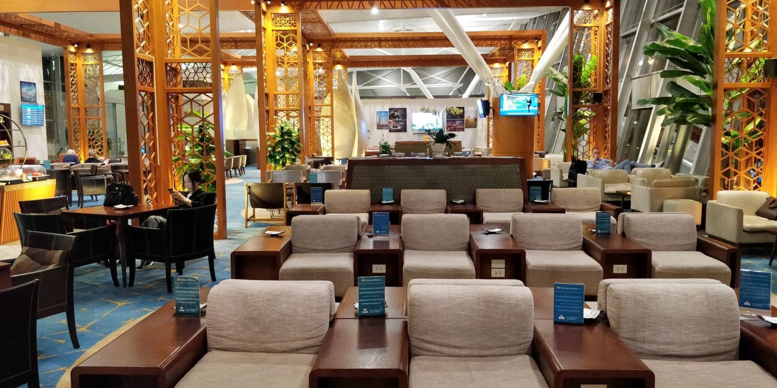 Review Vietnam Airlines Lotus Lounge Hanoi International reisetopia