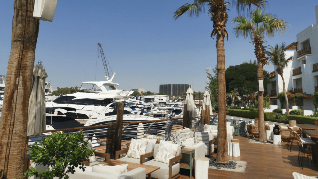 Park Hyatt Dubai Bar Aussenbereich