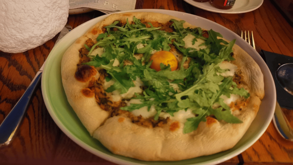 Park Hyatt Dubai Strandrestaurant Pizza