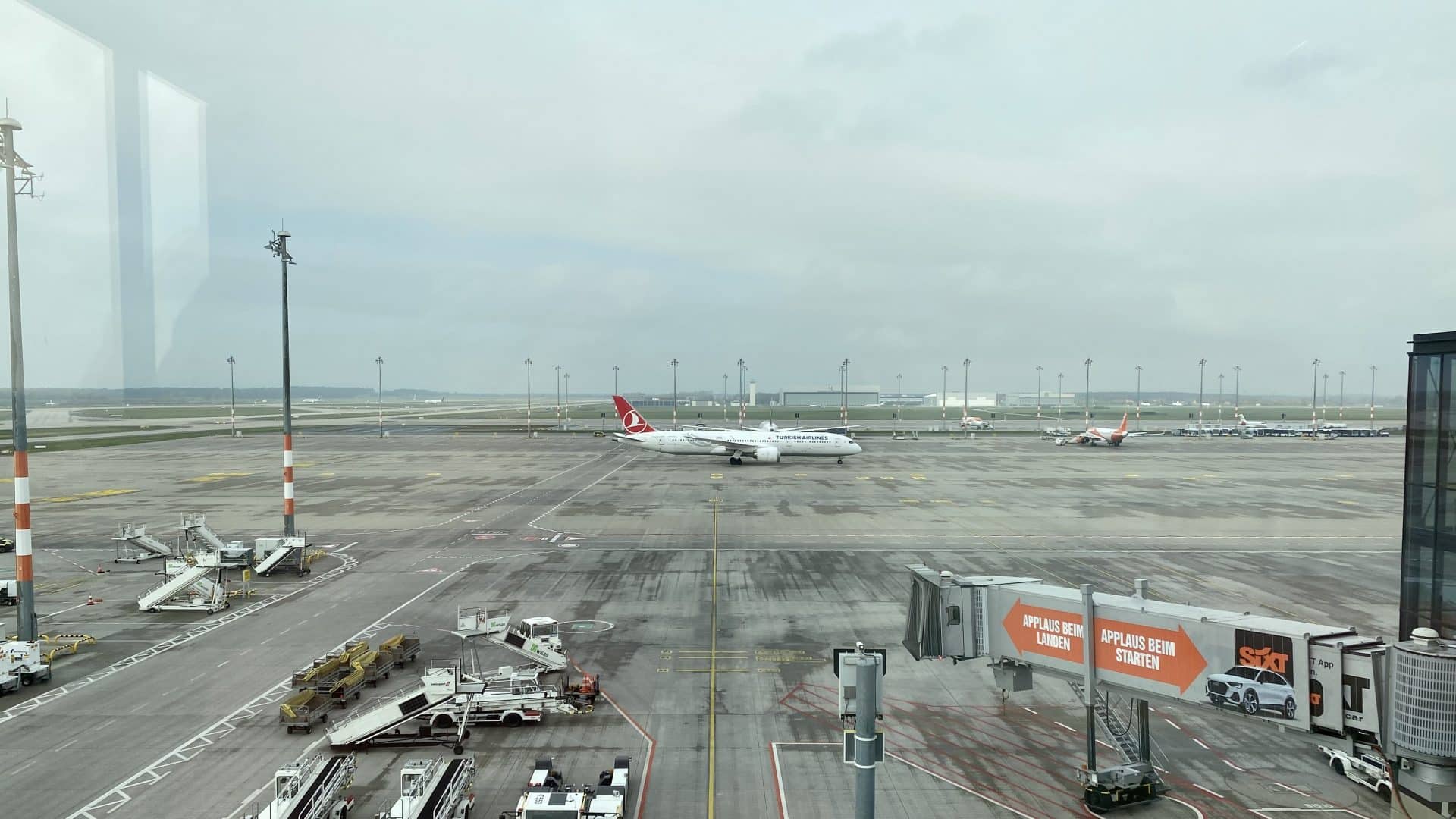 Turkish Airlines Boeing 787-9 Berlin Airport