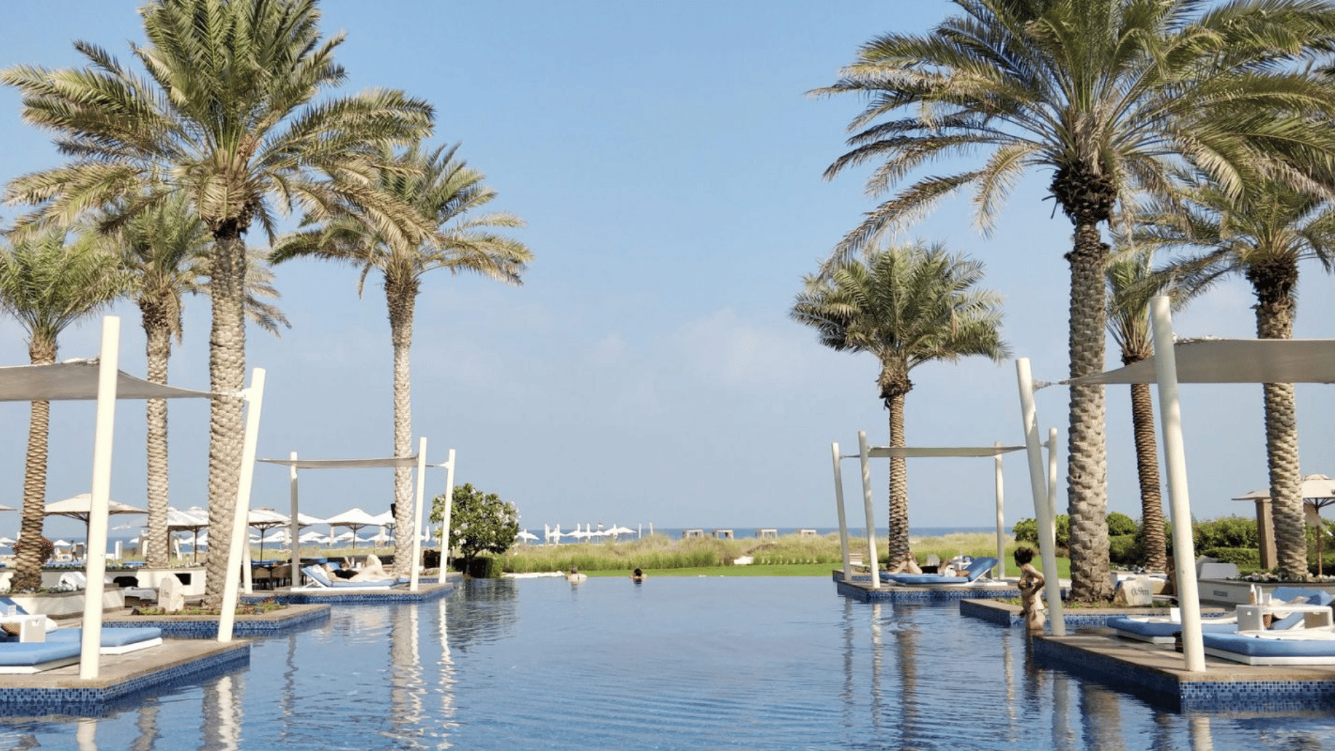 Park Hyatt Abu Dhabi Aussenpool Meeerblick