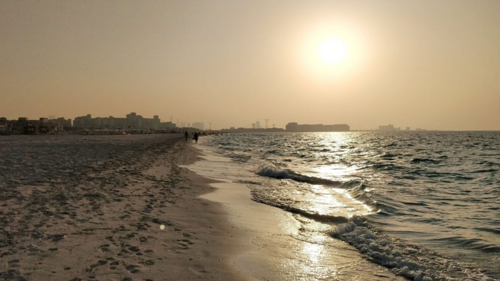 Park Hyatt Abu Dhabi Strandbereich Sonnenuntergang