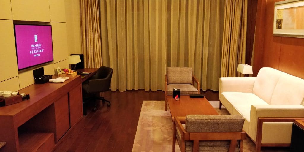 HUALUXE Kunming Suite Wohnzimmer 2