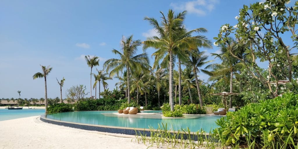 Waldorf Astoria Maldives Ithaafushi Pool