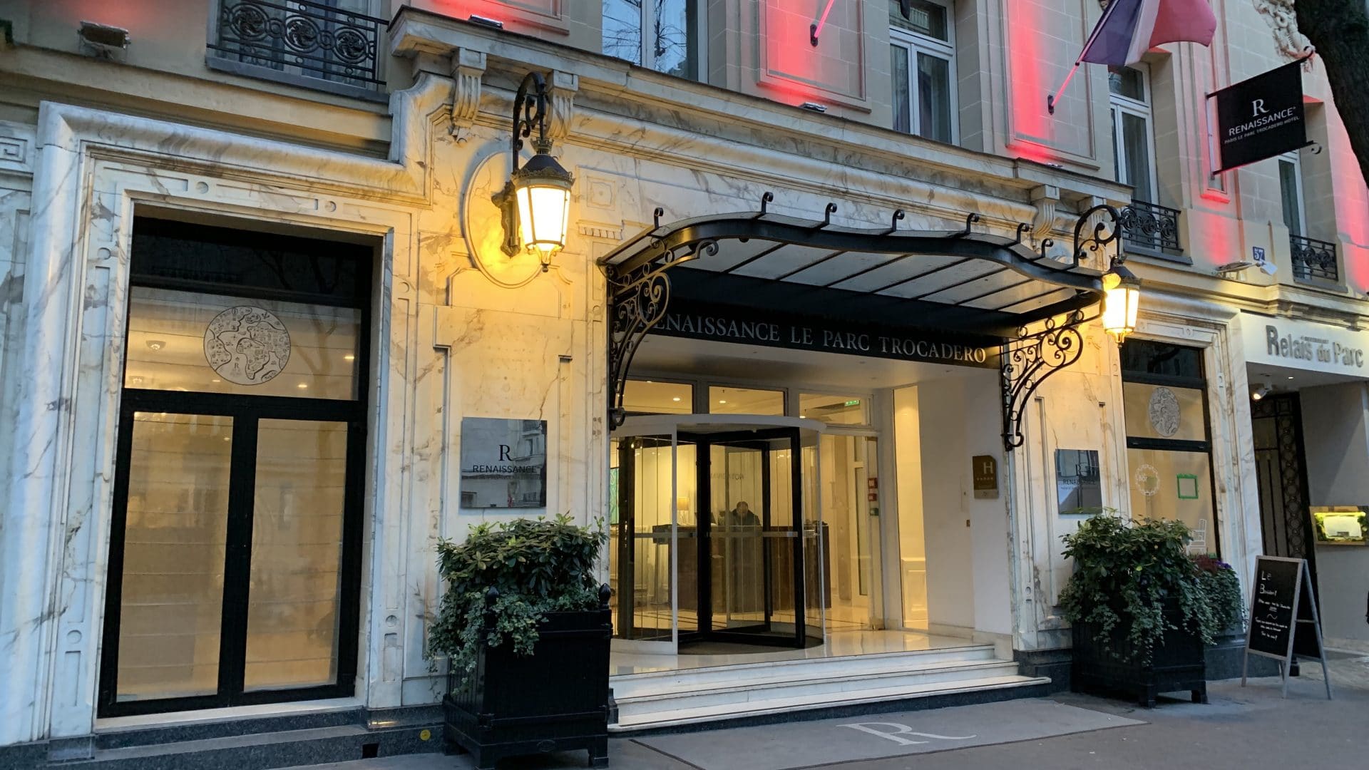 Renaissance Paris Le Parc Trocadero Hotel Eingang