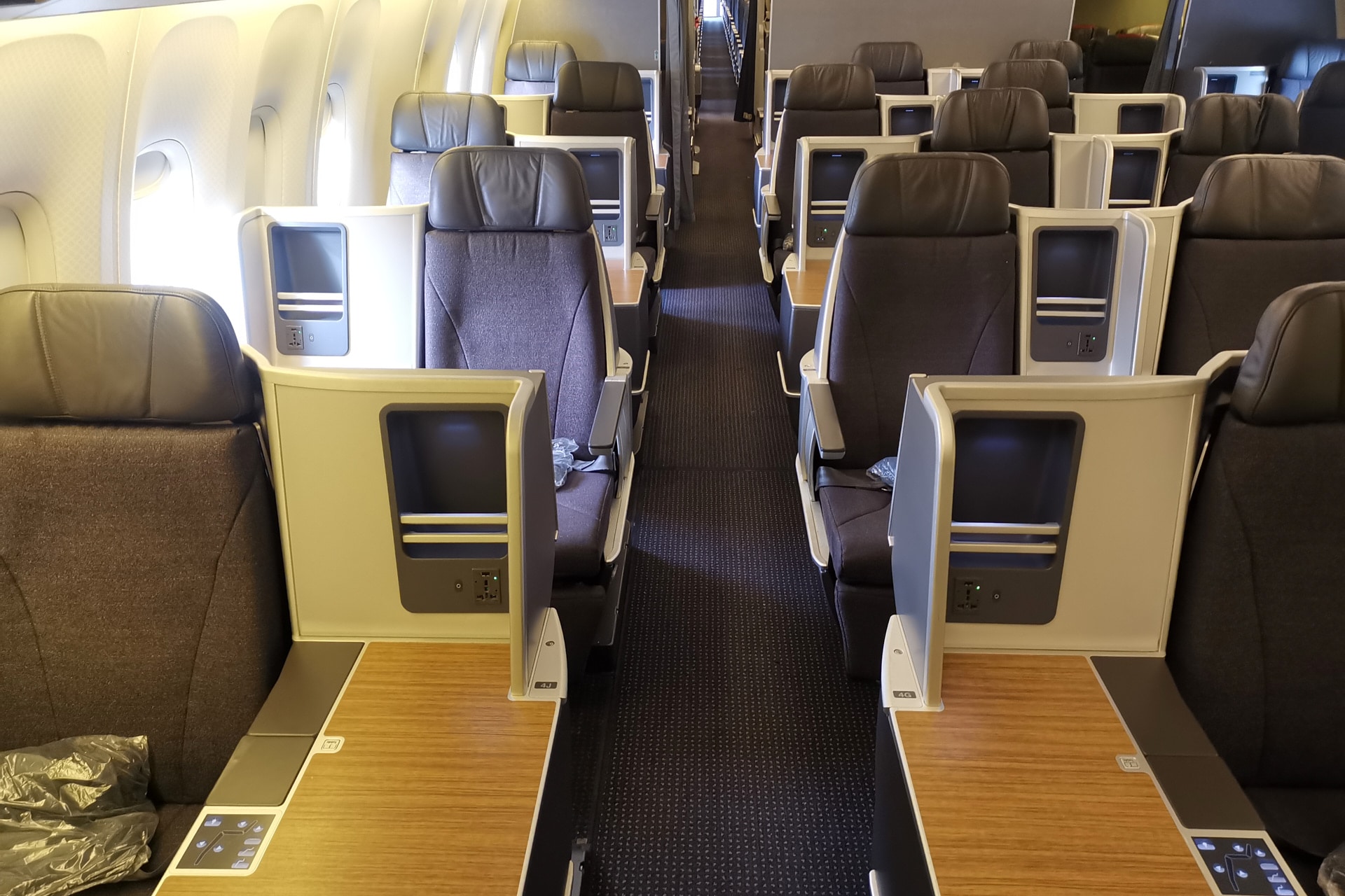 American Airlines Boeing 767 Business Class 0