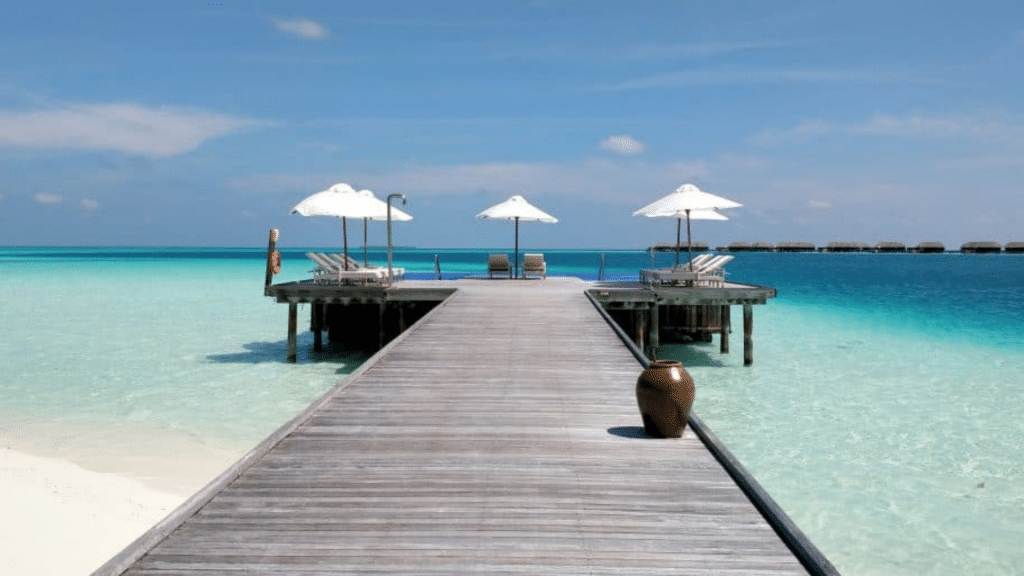 Conrad Maldives Pool (4)
