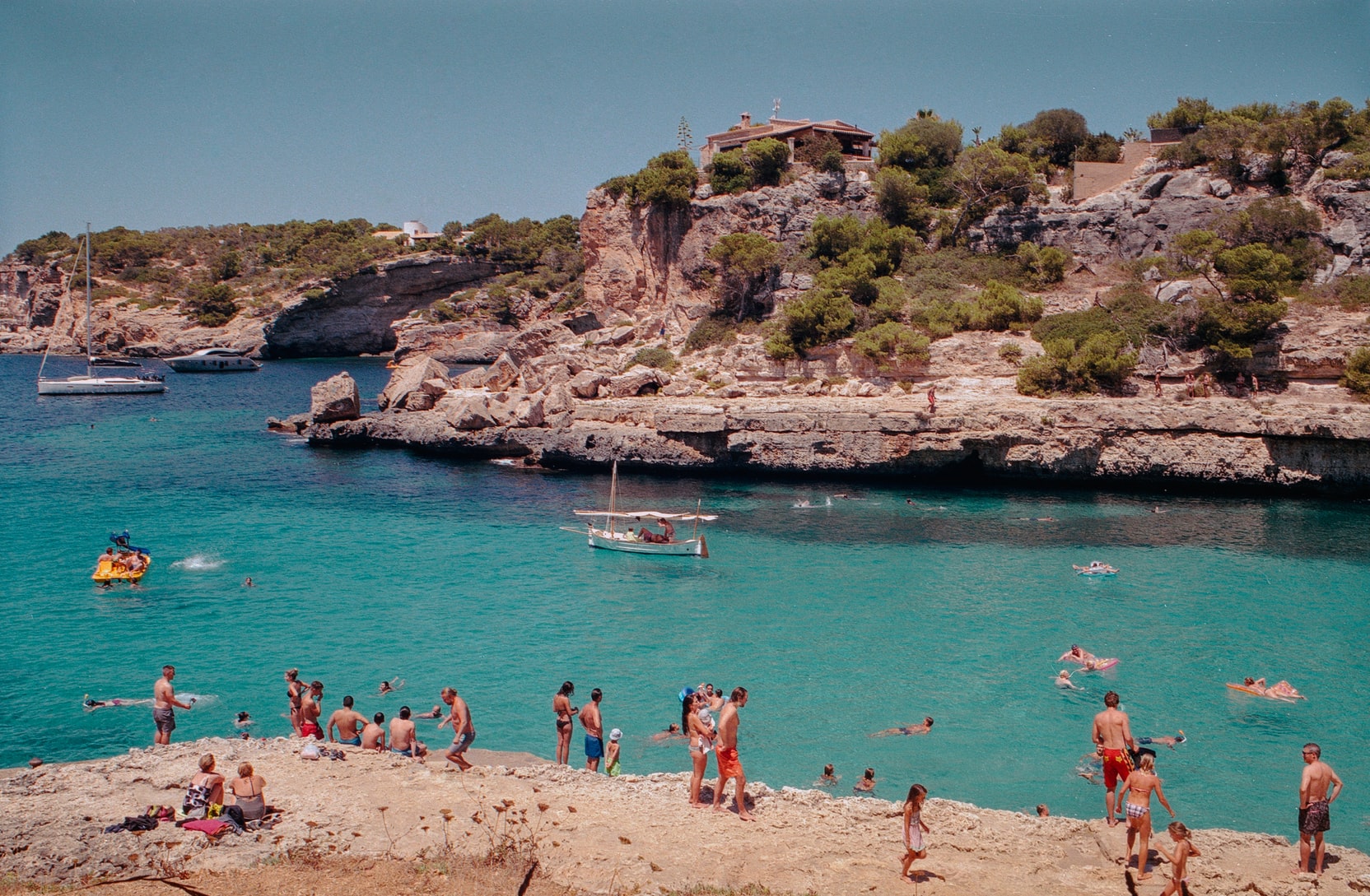 Mallorca Balearen Strand Touristen Bucht Meer