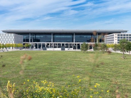 Flughafen BER Außenansicht Terminal